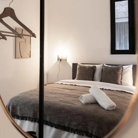 아파트 Comfortable Urban Retreat For 6 In