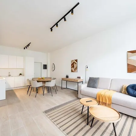 Comfortable Urban Retreat For 6 In