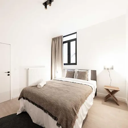Comfortable Urban Retreat For 6 In