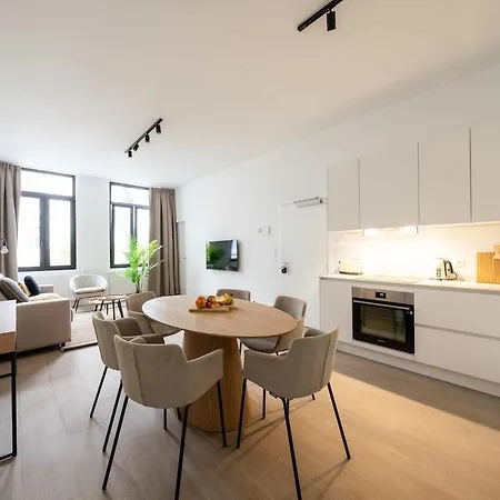 アパート Comfortable Urban Retreat For 6 In