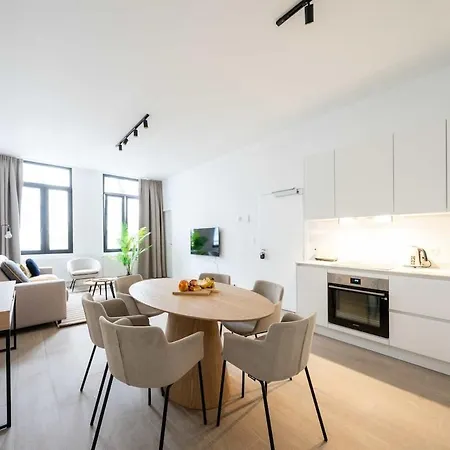 アパート Comfortable Urban Retreat For 6 In *